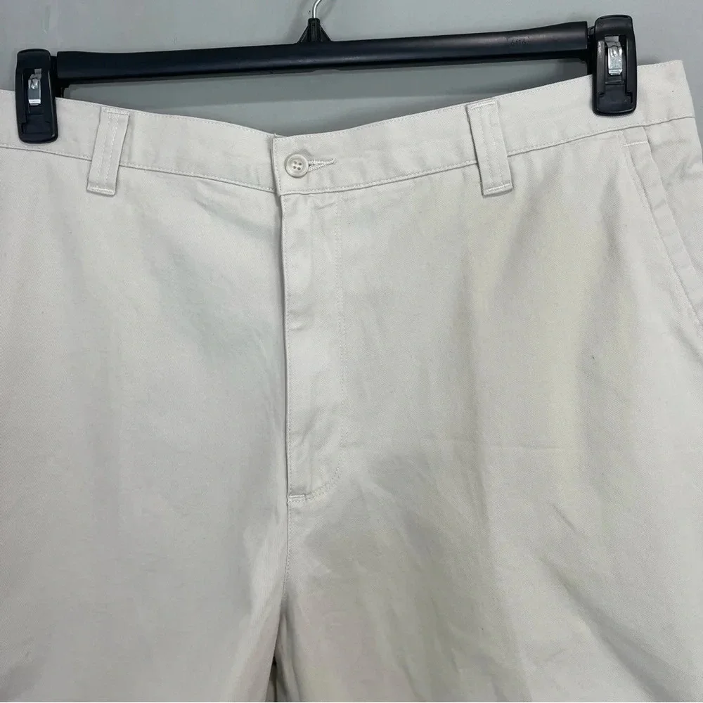 NWT Dockers Flat Front Relax Fit  Kaki Shorts